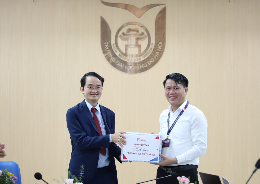Duy Tân