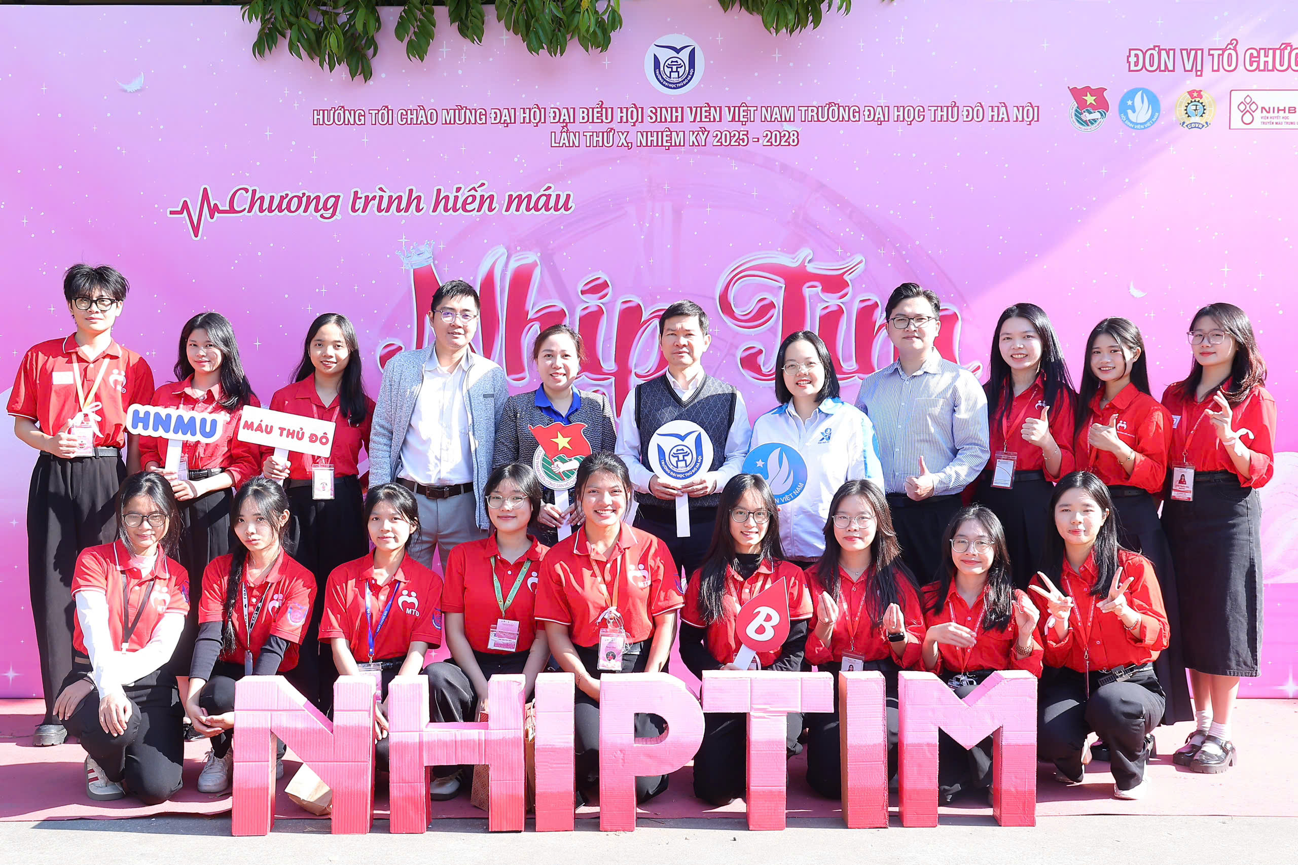 Chương trình hiến máu “Nhịp tim 2025”: “Cùng đập – cùng sống – cùng sẻ chia”.