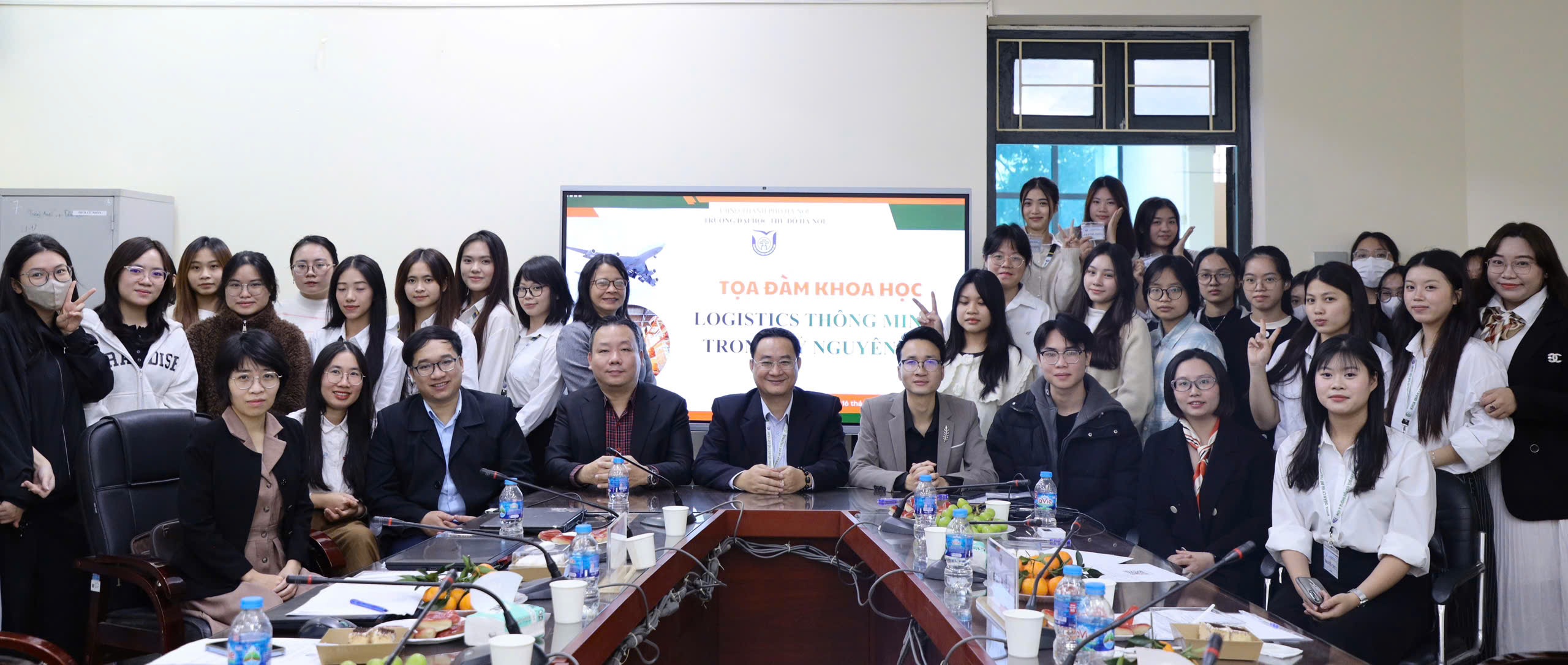 Khoa Quản lý và Đô thị tổ chức Toạ đàm: “Logistic thông minh trong kỷ nguyên số”.