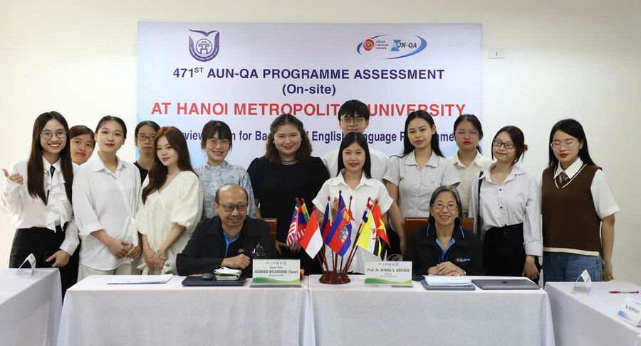 Hai chương trình đào tạo của Trường ĐH Thủ đô Hà Nội đạt chuẩn AUN-QA.