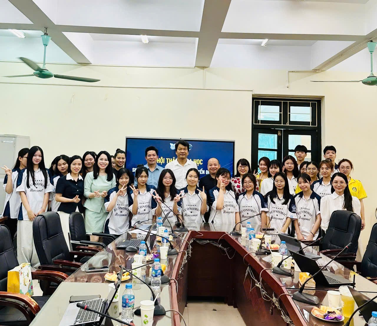 HỘI THẢO KHOA HỌC “SMEs VIỆT NAM TRƯỚC BỐI CẢNH CHUYỂN ĐỔI SỐ: CƠ HỘI VÀ THÁCH THỨC”