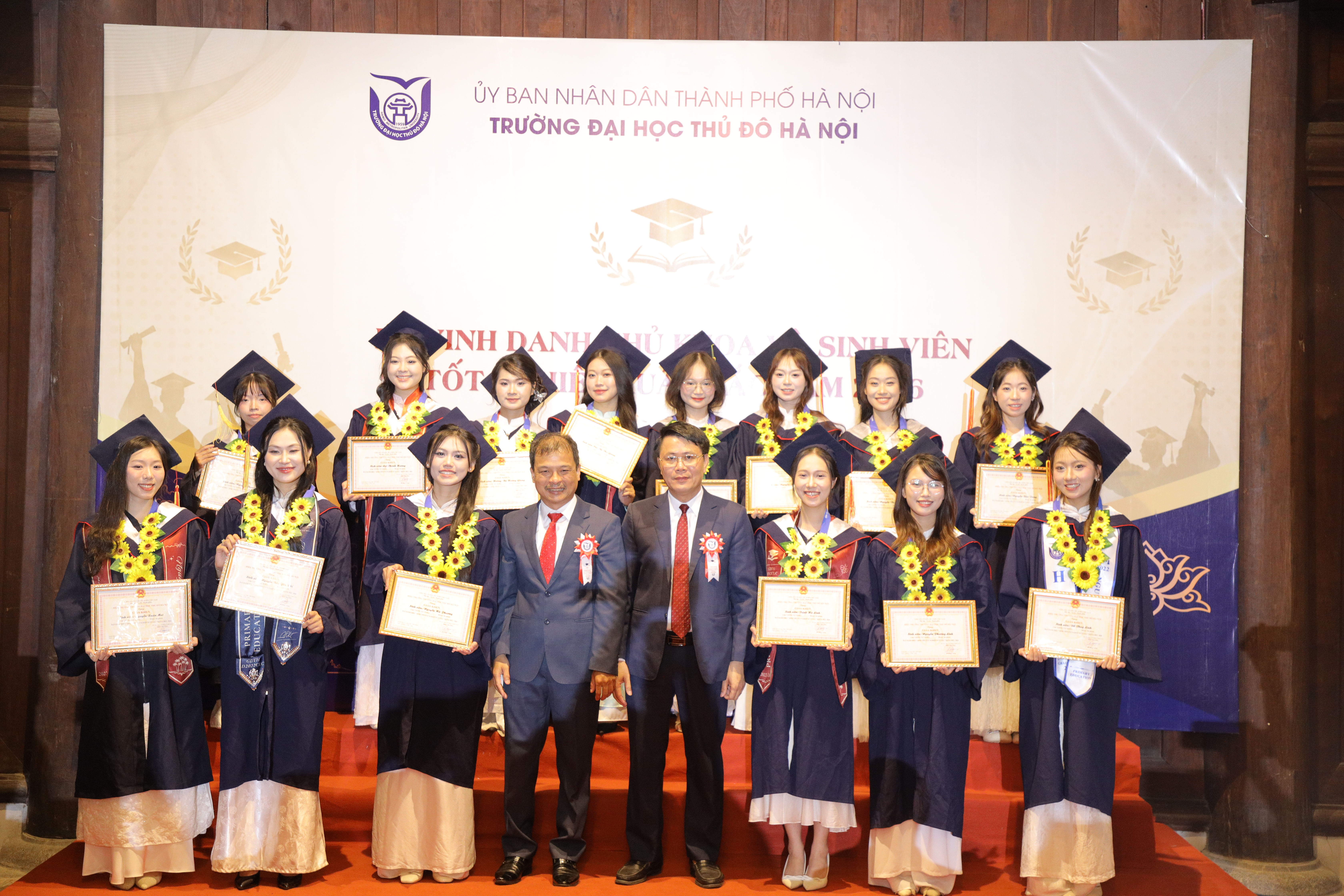 Tôn vinh hiền tài vì sự phát triển bền vững của Thủ đô (thethaovanhoa.vn)