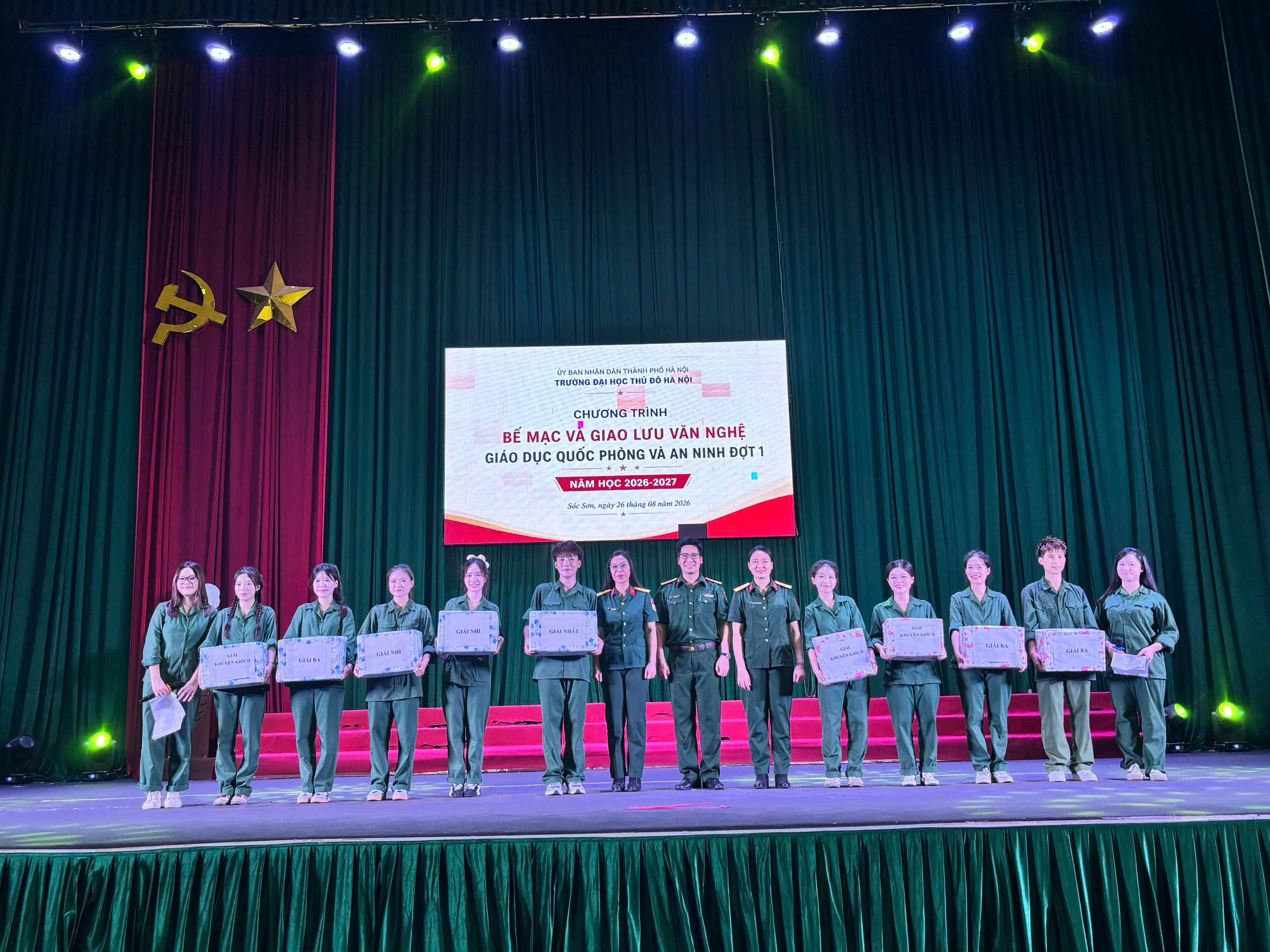 Sinh viên Trường Đại học Thủ đô Hà Nội hoàn thành đợt 1 học tập Giáo dục quốc phòng và an ninh