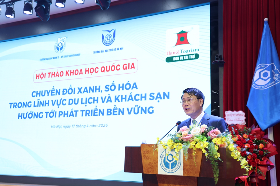 PGS.TS. Nguyễn Văn Tuân, Phó Hiệu trưởng Trường Đại học Thủ đô Hà Nội phát biểu chào mừng tại Hội thảo