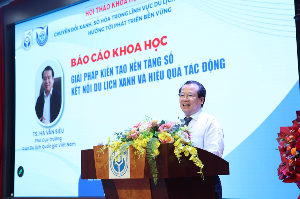 TS. Hà Văn Siêu, Phó Cục trưởng Cục Du lịch Quốc gia Việt Nam trình bày tham luận tại Hội thảo