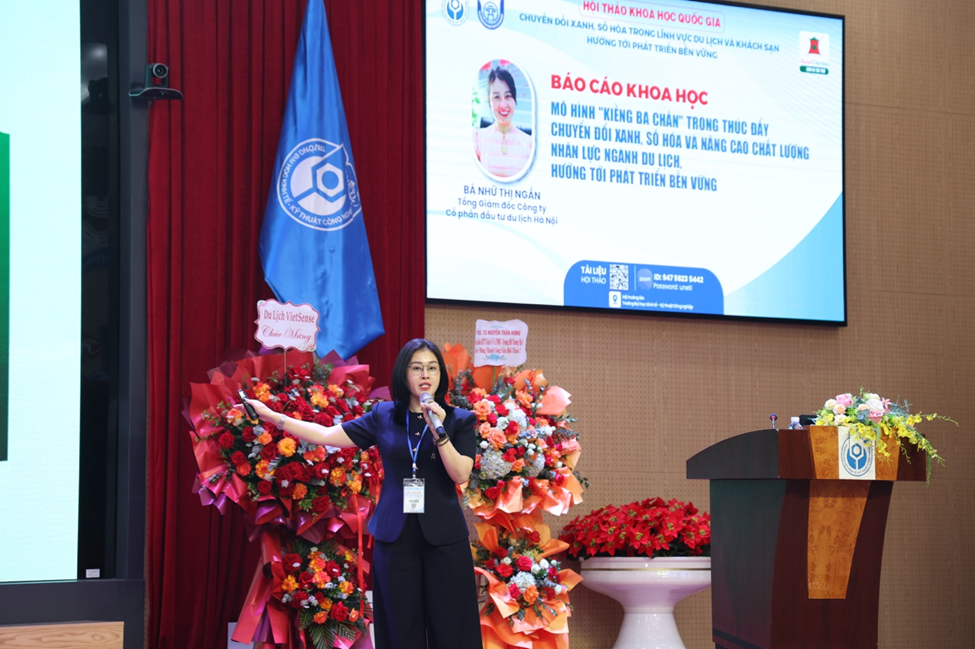 Bà Nhữ Thị Ngần, Tổng Giám đốc Công ty Cổ phần Đầu tư Du lịch Hà Nội trình bày tham luận tại Hội thảo