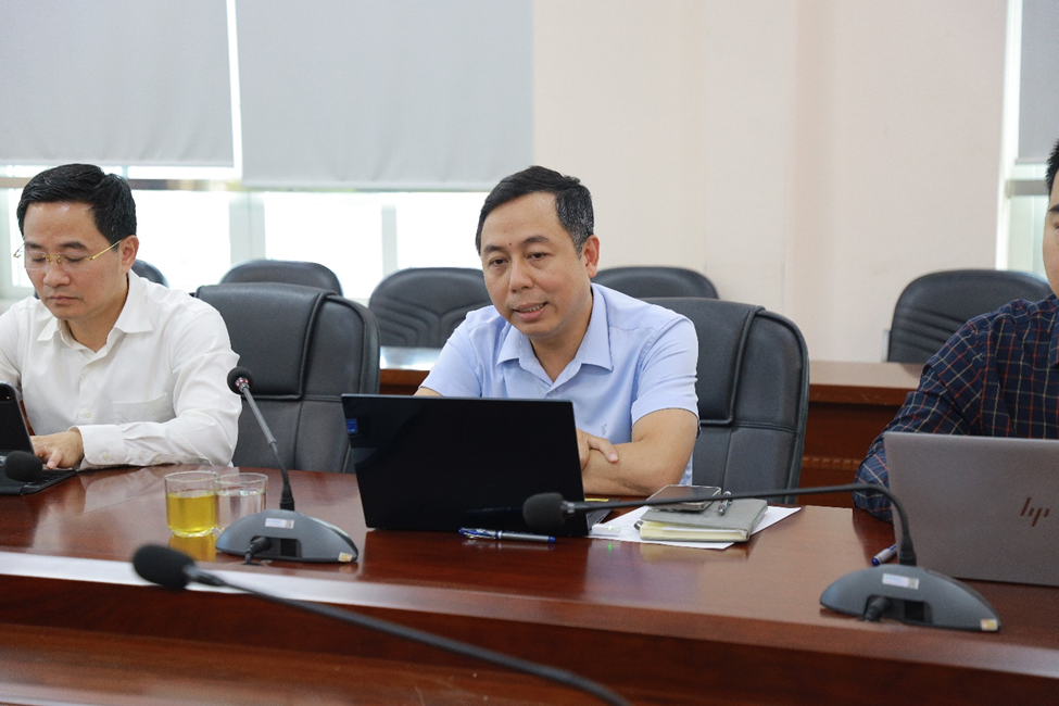 PGS.TS Đỗ Hồng Cường, Hiệu trưởng Nhà trường trao đổi đề xuất, dự định hợp tác cùng Uỷ ban BĐS Hàn Quốc.