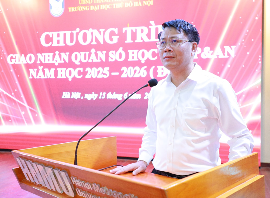 PGS.TS Nguyễn Văn Tuân, Phó Hiệu trưởng phát biểu tại chương trình.
