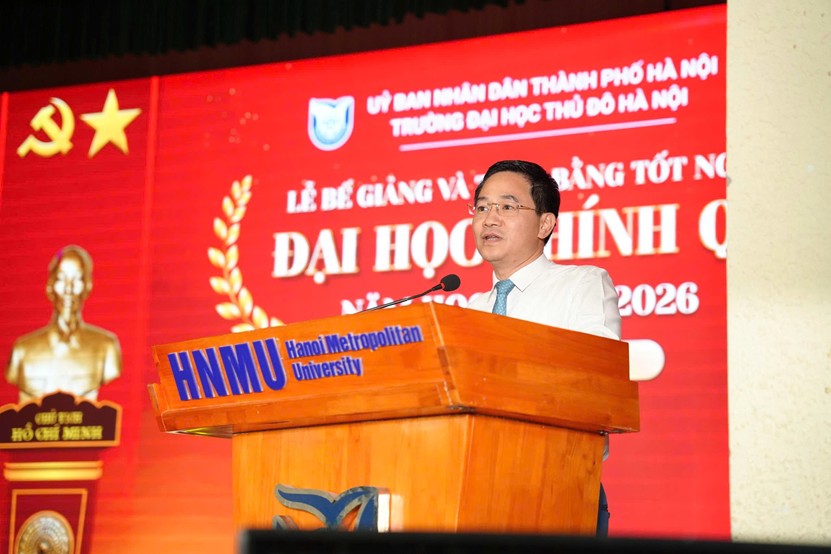 TS. Trần Anh Tuấn - Thành ủy viên, Bí thư Đảng uỷ, Phó Hiệu trưởng Nhà trường