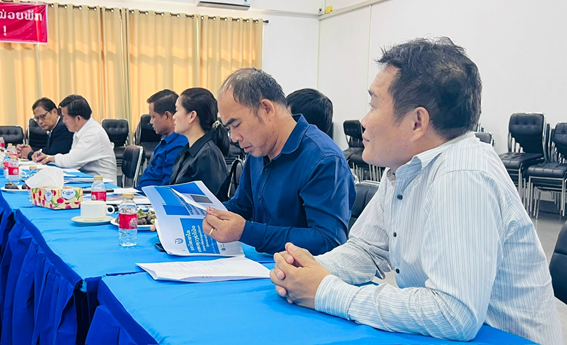 Đoàn đại biểu của Trường Cao đẳng Kỹ thuật Dạy nghề Hữu nghị Viêng Chăn – Hà Nội