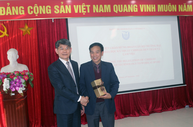 Phó Hiệu trưởng Đặng Văn Soa làm việc đoàn trường Đại học Khoa học kỹ thuật Chihlee