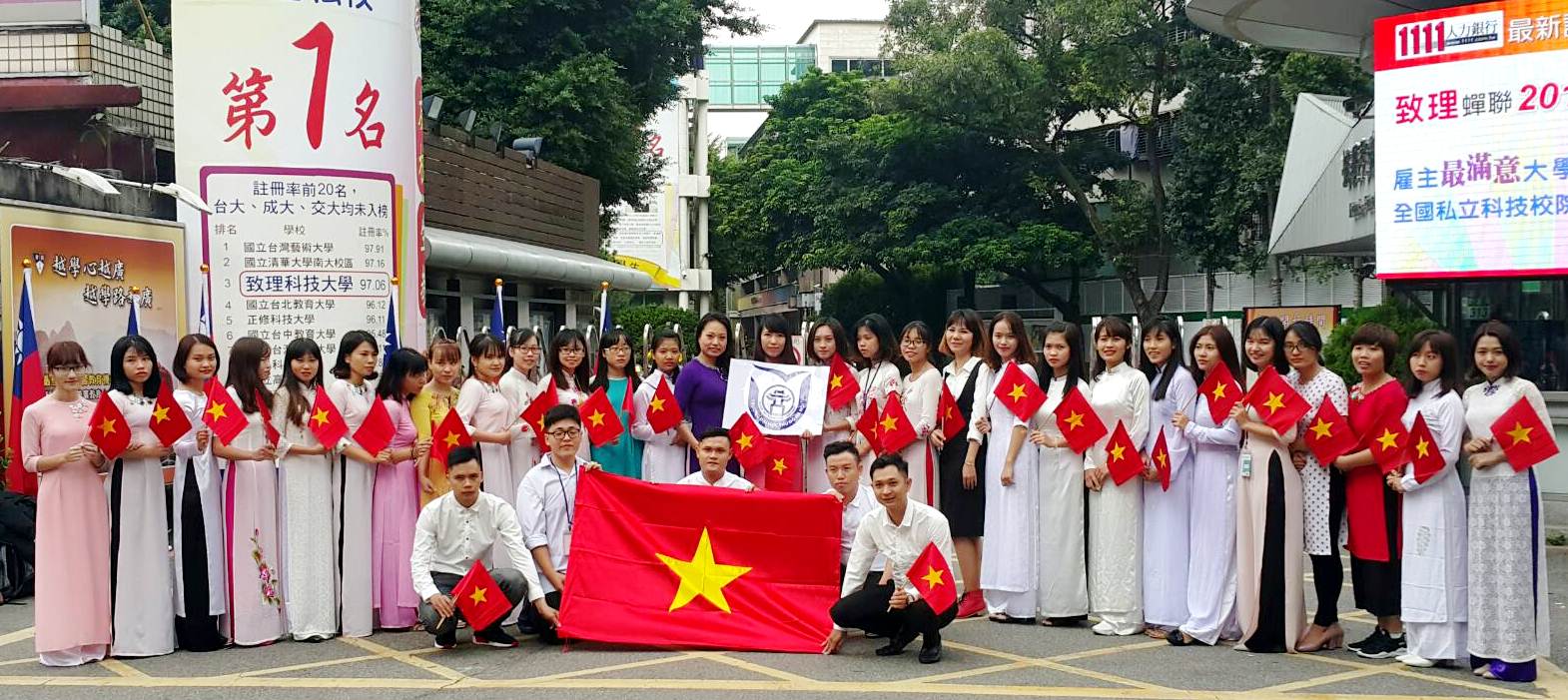 Sinh viên tốt nghiệp Đại học Thủ đô Hà Nội nhận học bổng du học liên thông tại Đài Loan (Trung Quốc)