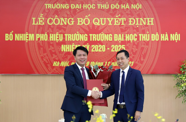 Công bố Quyết định bổ nhiệm Phó Hiệu trưởng Nguyễn Văn Tuân