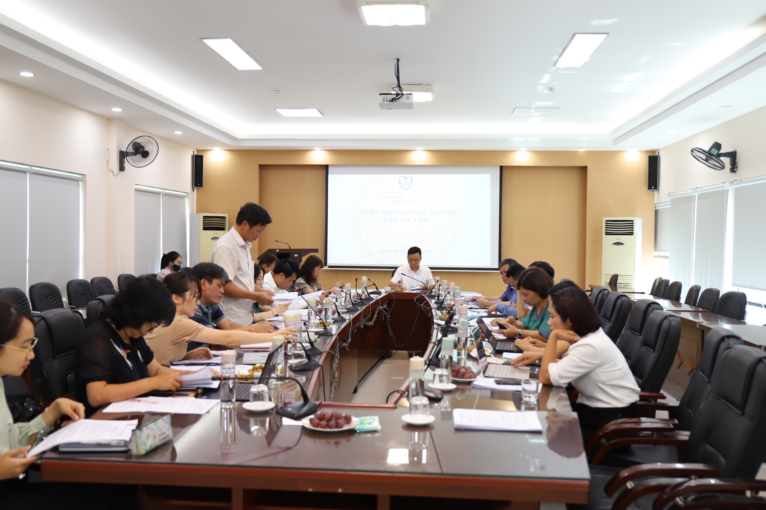 Hội đồng trường Trường Đại học Thủ đô Hà Nội họp phiên họp lần thứ Chín