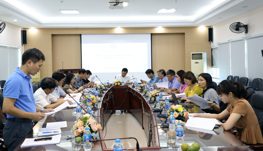 Hội đồng trường Trường Đại học Thủ đô Hà Nội họp phiên họp lần thứ 13