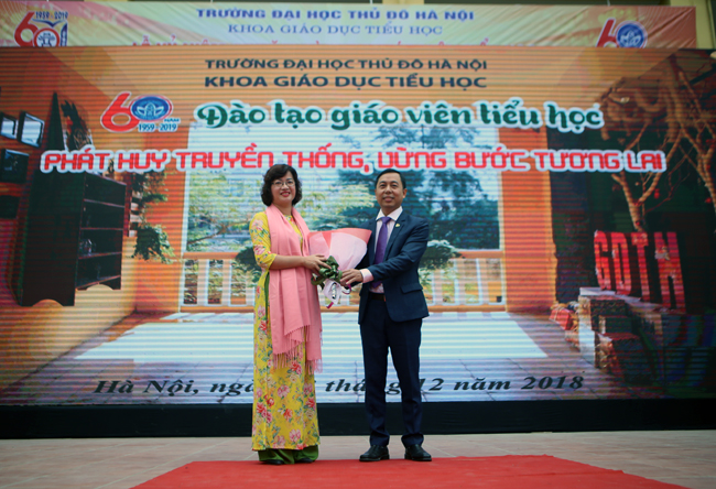 Lễ kỉ niệm 60 năm đào tạo giáo viên Tiểu học trường Đại học Thủ đô Hà Nội