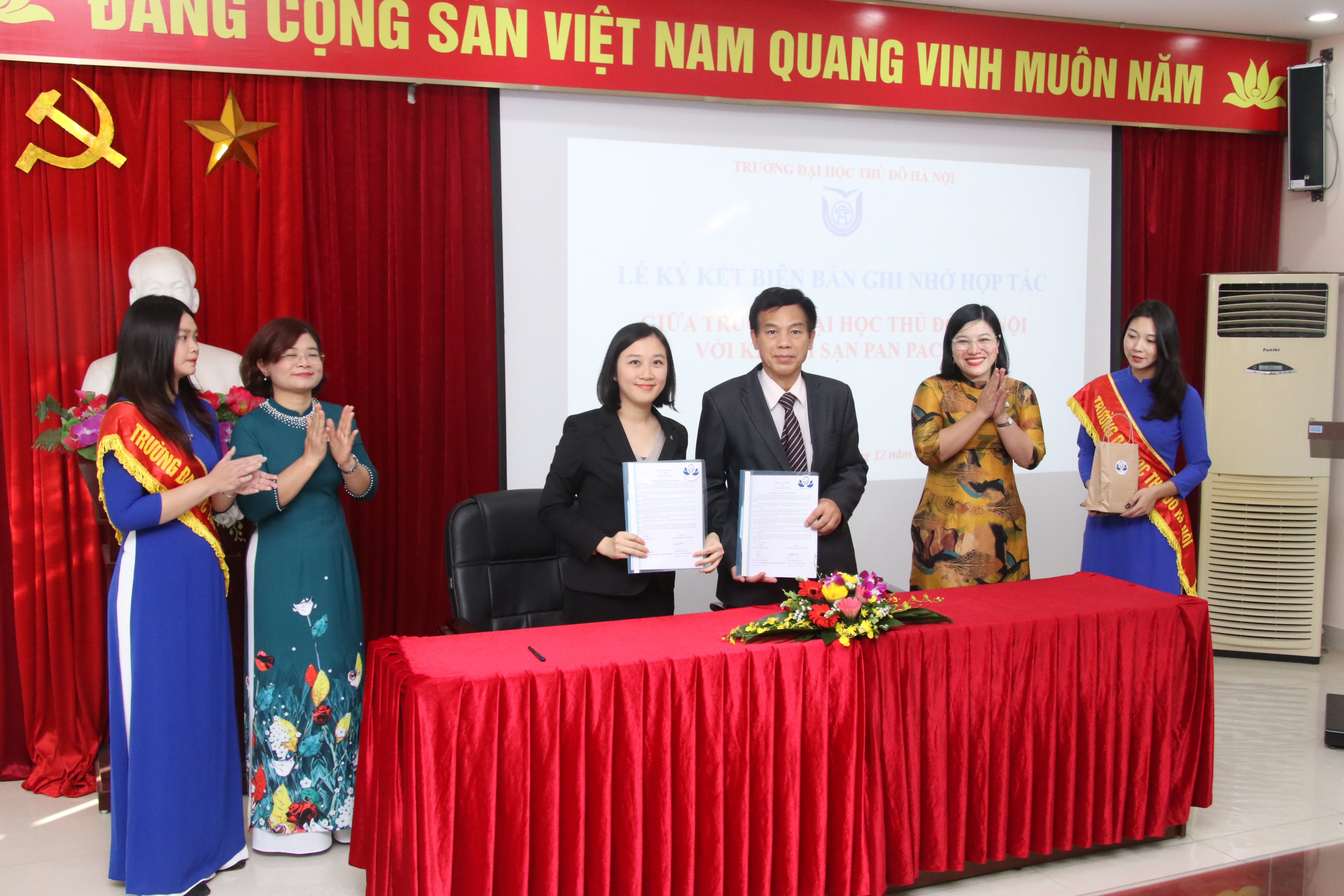 Trường Đại học Thủ đô Hà Nội ký kết hợp tác với các doanh nghiệp khách sạn và công ty du lịch