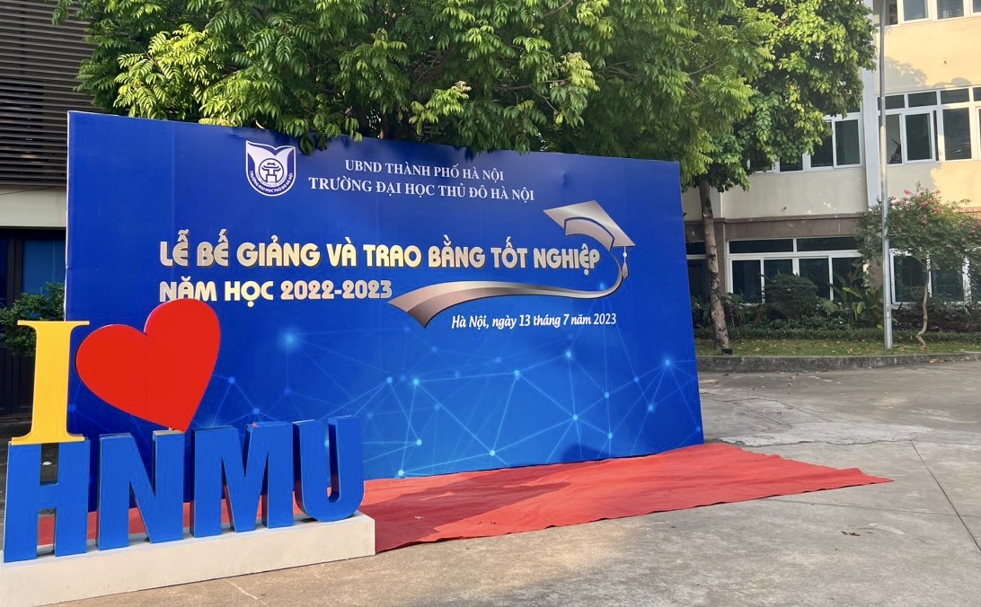 Thông tin về Lễ bế giảng và trao bằng tốt nghiệp năm học 2022-2023 | Trường Đại học Thủ đô Hà Nội